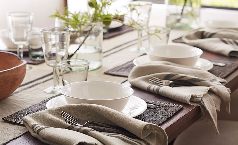 6 Dining Room Table Setting Secrets, Wooden Table Settings
