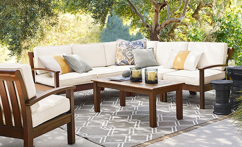 7 Different Arrangements for Your Patio Furniture | Pottery Barn