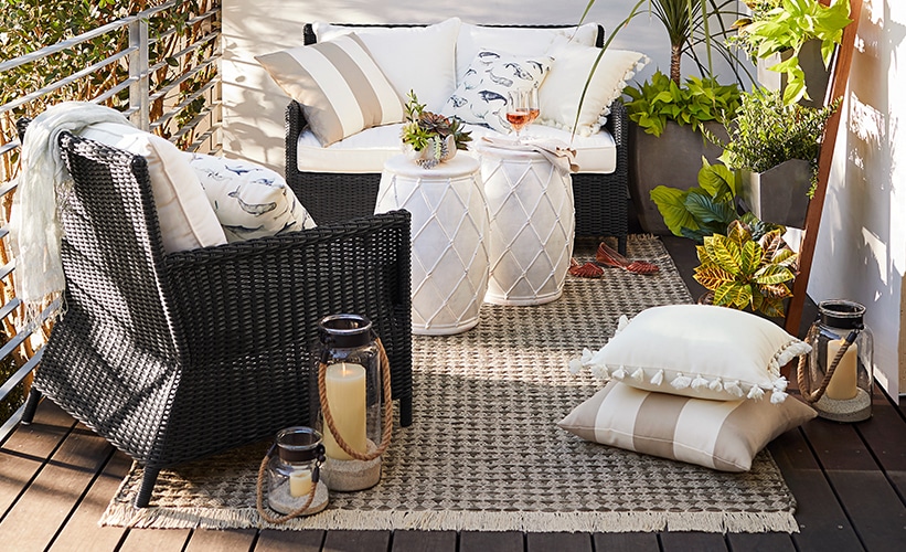 Decorating with Wicker Patio Furniture Decorating with Wicker Patio Furniture