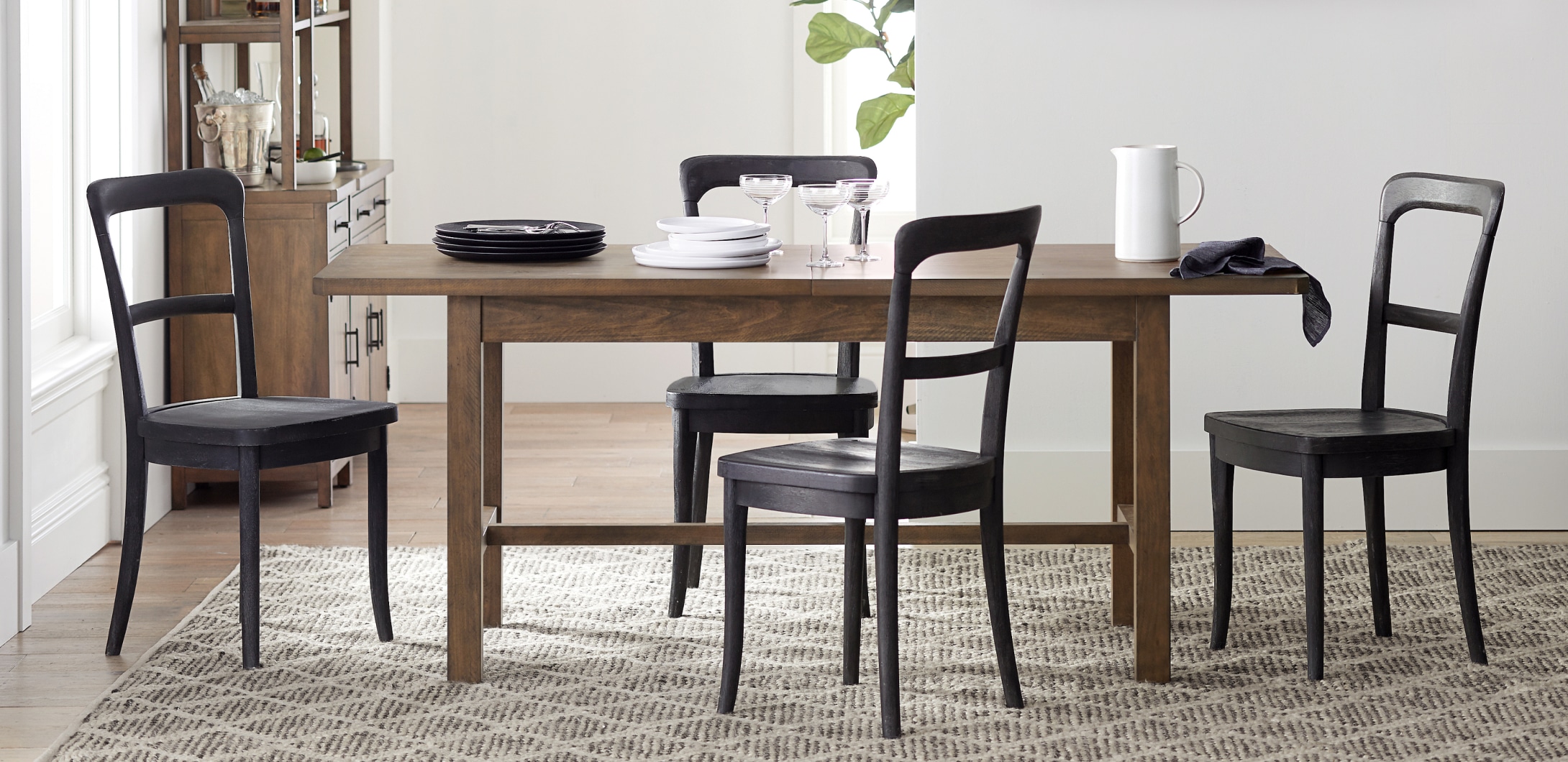 Pottery barn dining table and online chairs