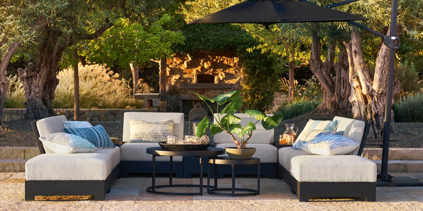 Malibu Platform Outdoor Lounge | Pottery Barn