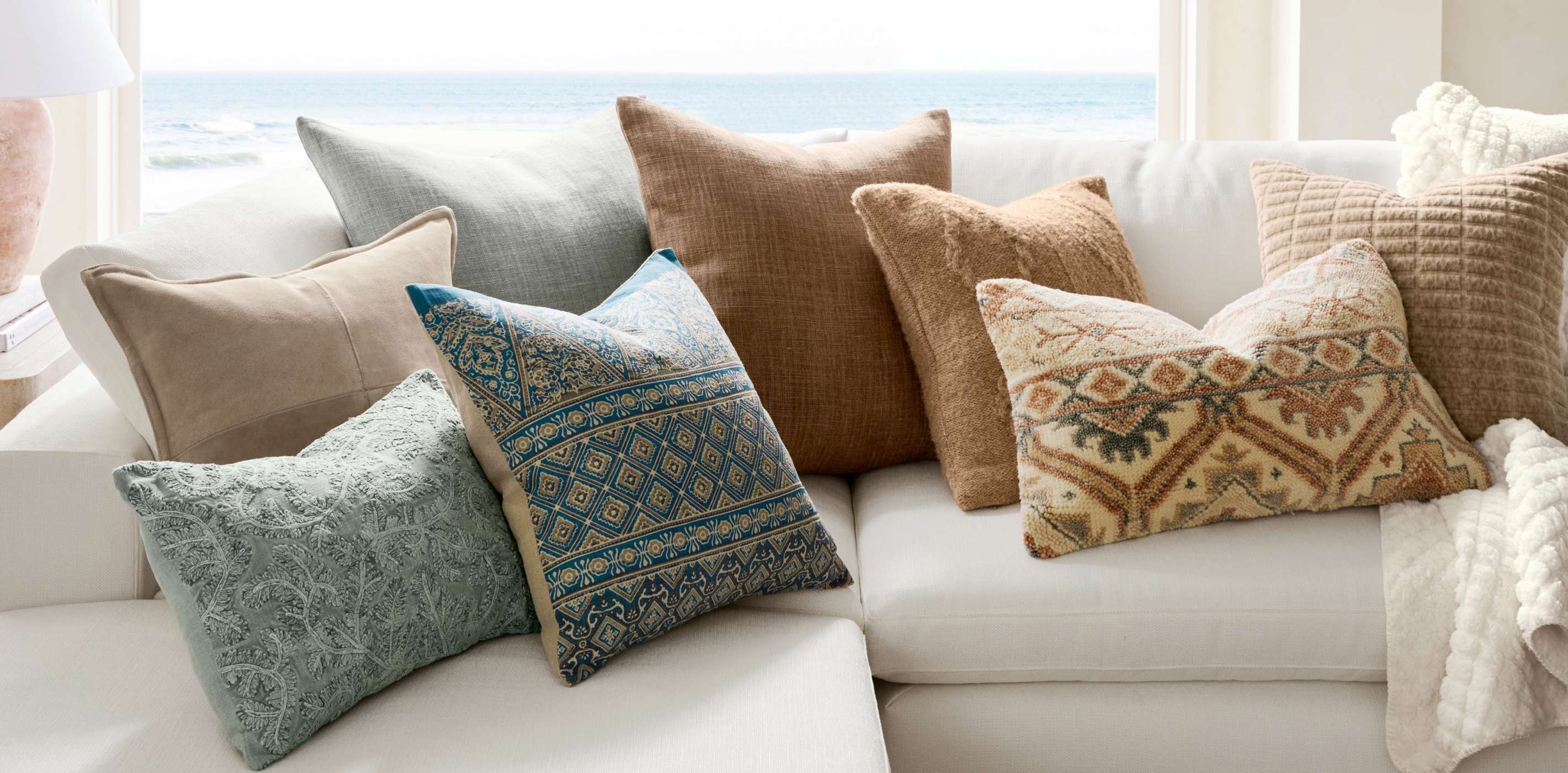 Pottery Barn Bed Pillowsnull