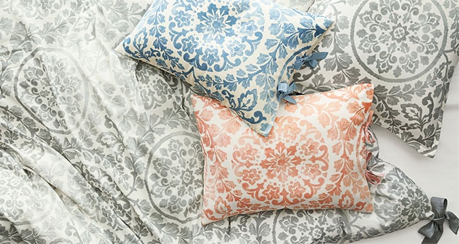 How to Style a Resort-Worthy Bed