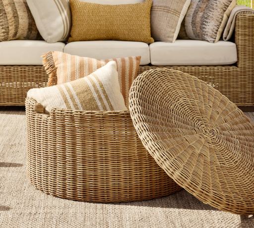Pool Towels & Storage