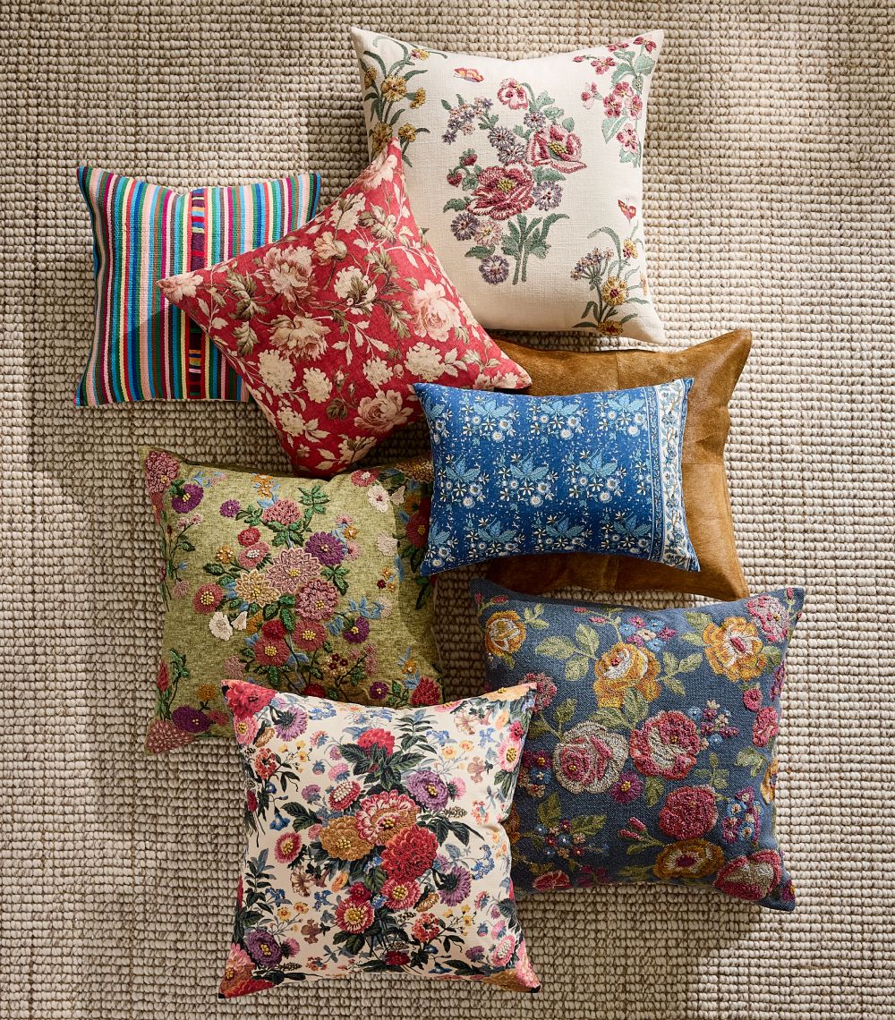 Pillows & Decor