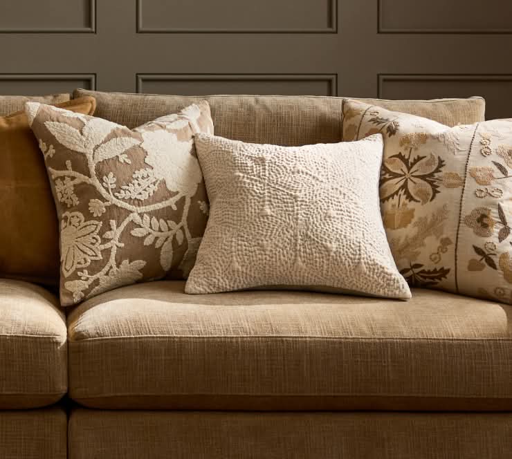 Pillows & Decor