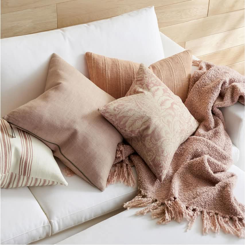 Pillows & Throws
