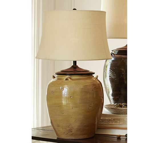courtney ceramic table lamp