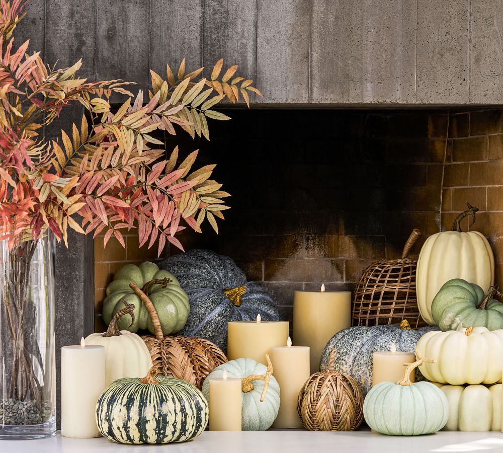 Set of 4 Autumn Harvest Cutlery Holders with Decorative Pumpkins Flatware Holder 