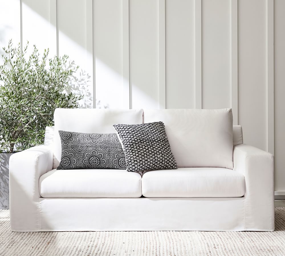 Cadyn Textured Indoor/Outdoor Pillow Pottery Barn