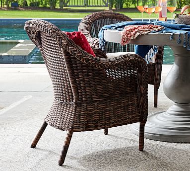 wicker roll arm chair