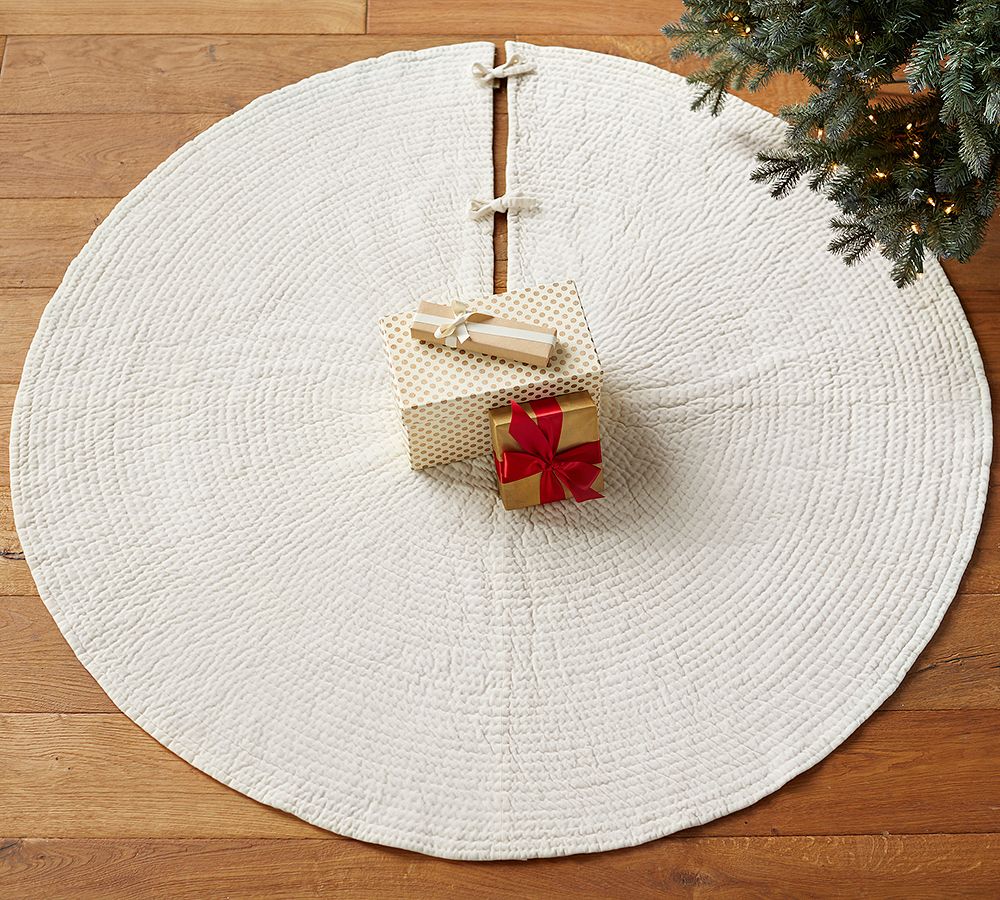 Pottery Barn Quilted Tree Skirt 