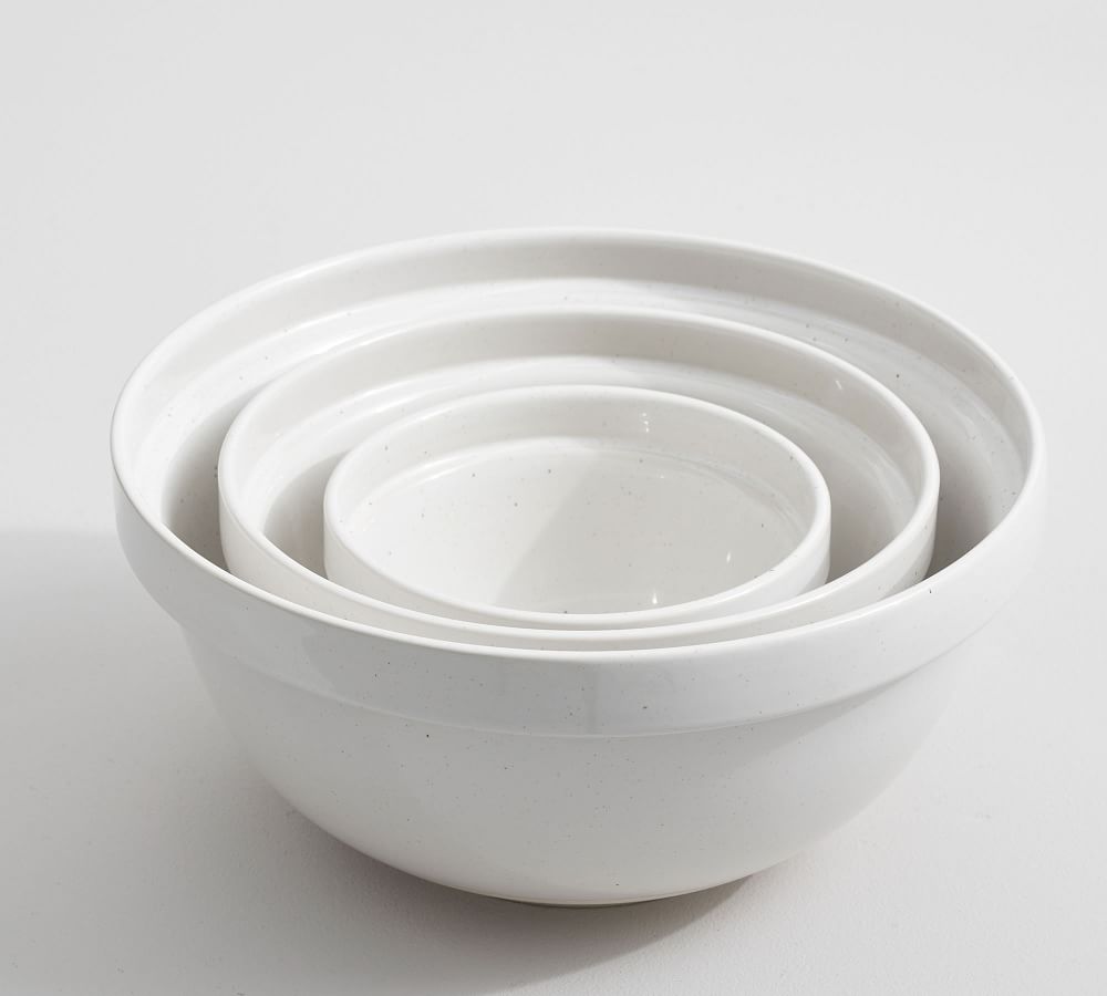 white ceramic nesting bowls