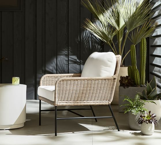 wicker lounge chairs outdoor