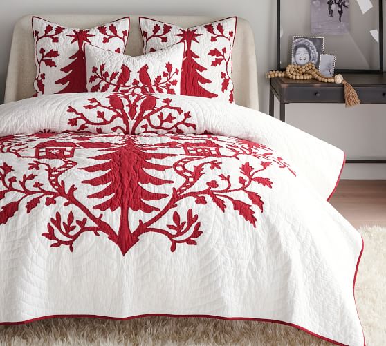 Our Favorite Bedding Looks Desktop Pottery Barn   Img1c 