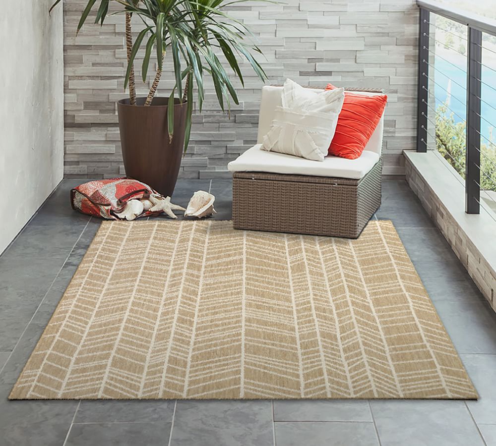 Lale Herringbone Indoor/Outdoor Rug Pottery Barn