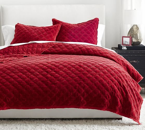 red velvet comforters