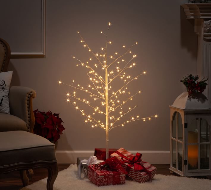 white light up christmas tree