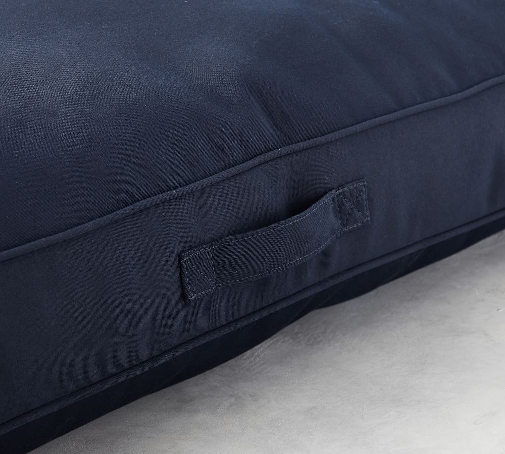 Sunbrella Indoor/Outdoor Pet Bed Pottery Barn