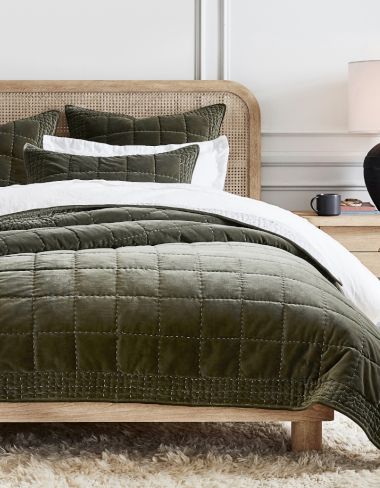 pottery barn bedspreads full