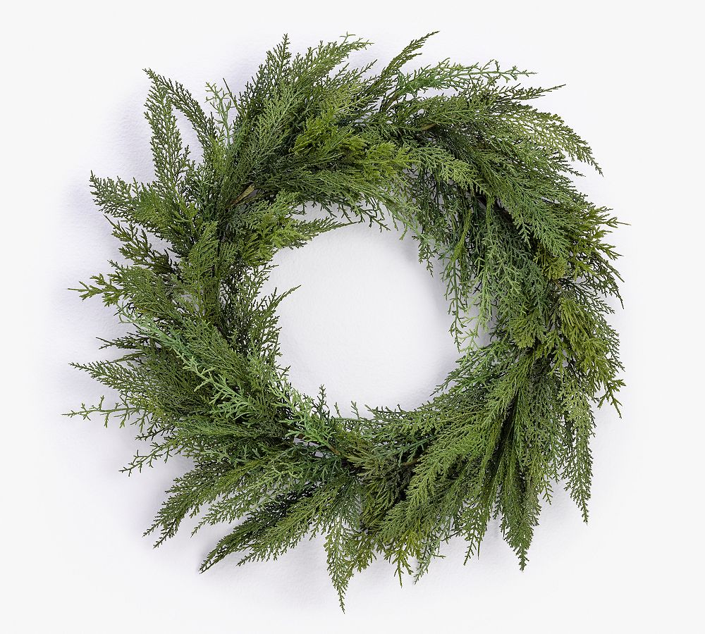 Faux Deluxe Cedar Wreath 22