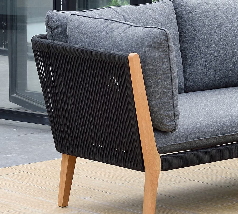 Winnipeg FSC® Eucalyptus Outdoor Sectional Set with Coffee Table