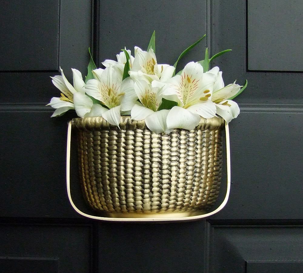 https://assets.pbimgs.com/pbimgs/rk/images/dp/wcm/202323/0134/nantucket-basket-door-knocker-3-l.jpg