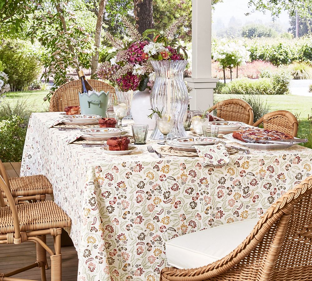 Floral Table Settings - Julia Berolzheimer