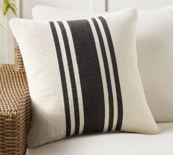 Outdoor pillows 2024 pottery barn