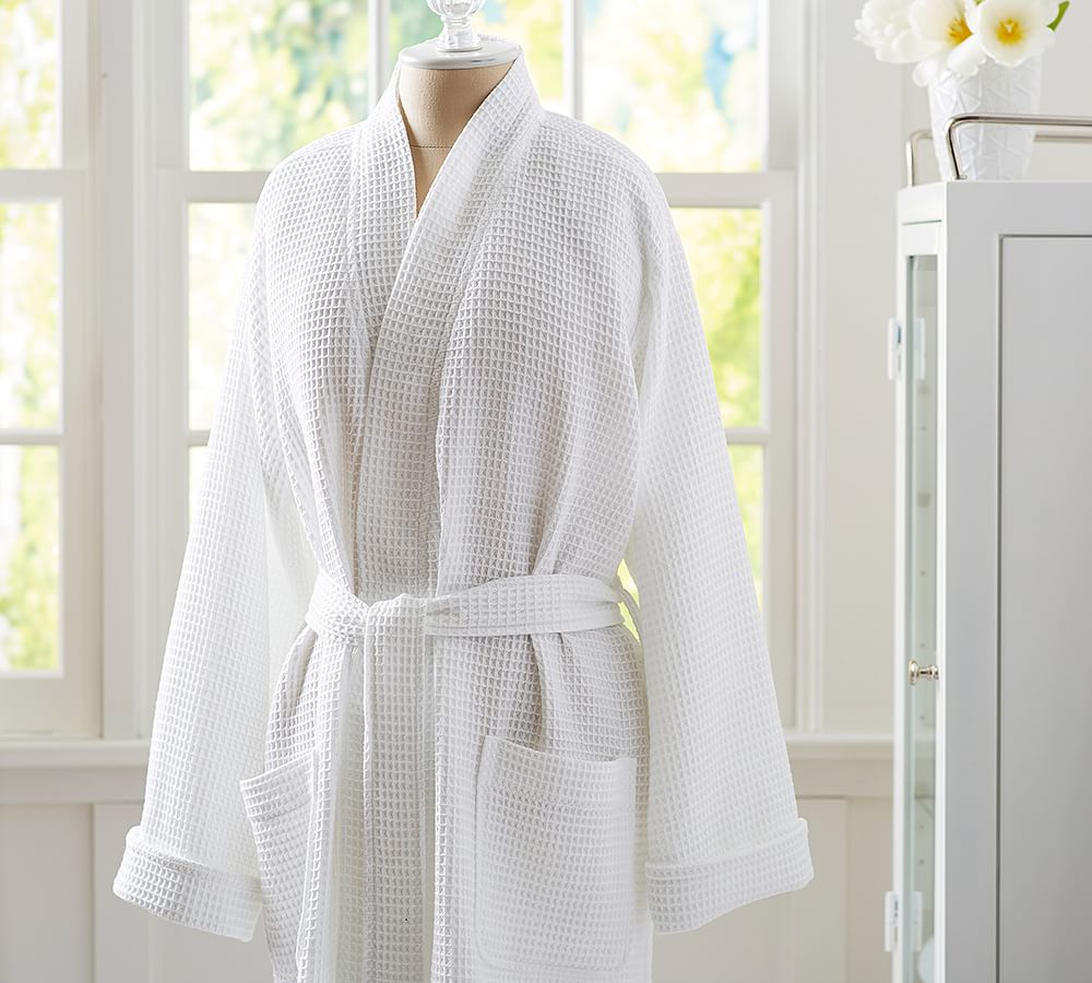 Editor's Pick: Kassatex Waffle Weave Robe - Daily Front Row