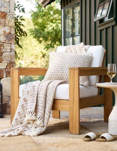Outdoor Chairs &amp; Ottomans