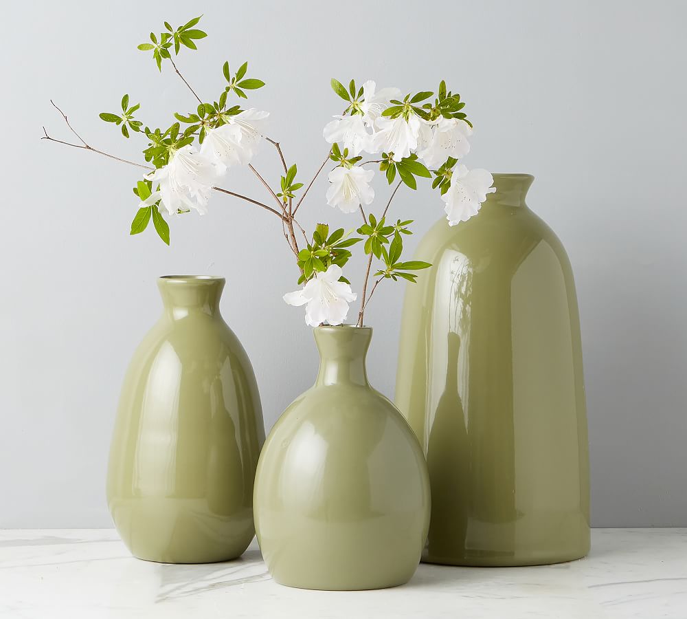 https://assets.pbimgs.com/pbimgs/rk/images/dp/wcm/202340/0675/mouth-blown-painted-glass-vases-l.jpg
