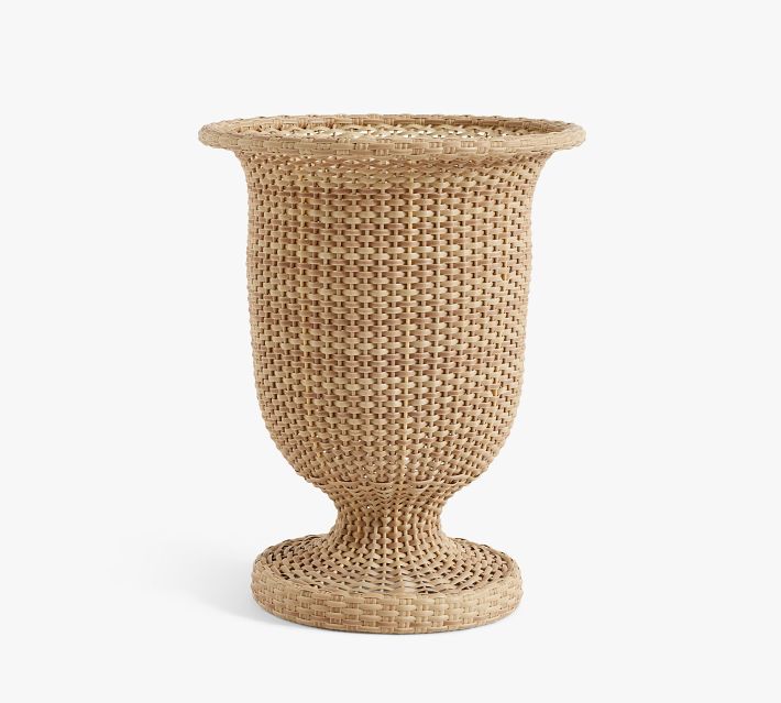 https://assets.pbimgs.com/pbimgs/rk/images/dp/wcm/202346/0281/julia-berolzheimer-woven-planter-o.jpg