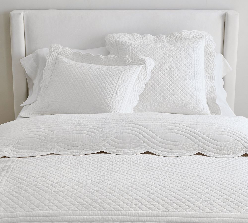 Heirloom Scallop Quilt & Shams