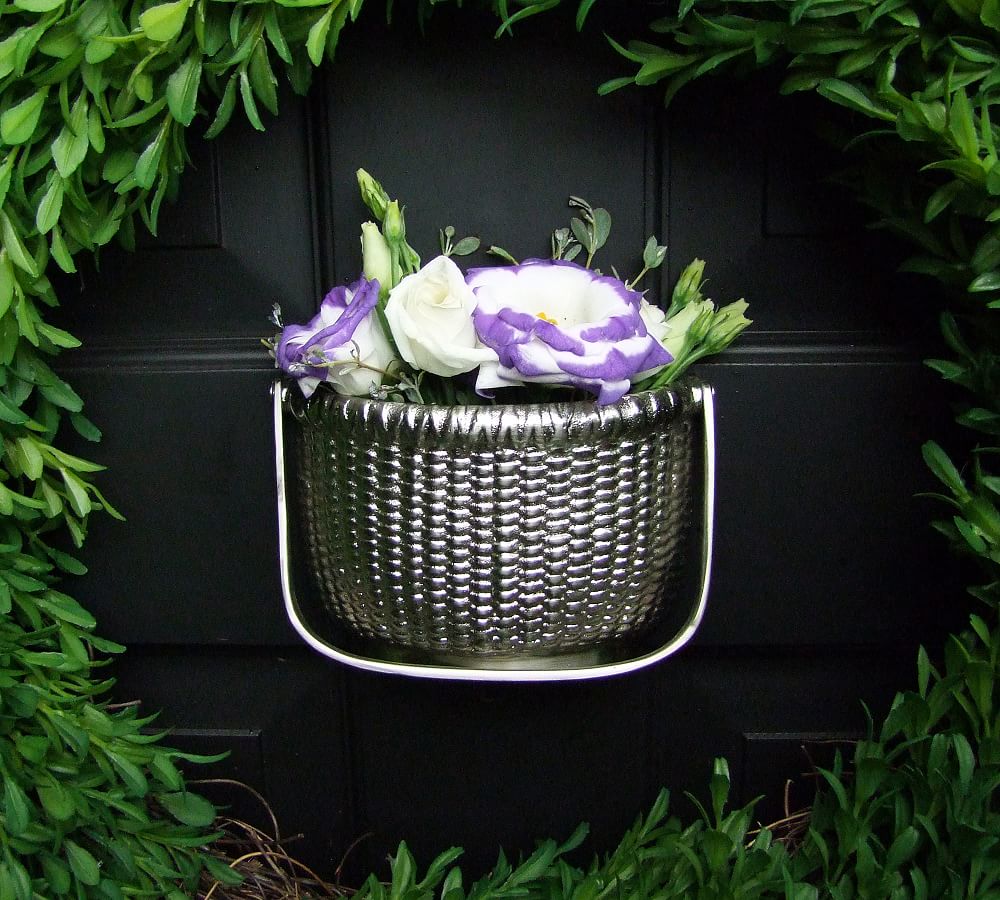 https://assets.pbimgs.com/pbimgs/rk/images/dp/wcm/202349/0188/nantucket-basket-door-knocker-l.jpg