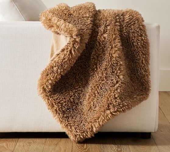 Member's Mark Plush Faux Fur Pet Rug, 44x 26 (Assorted Colors)