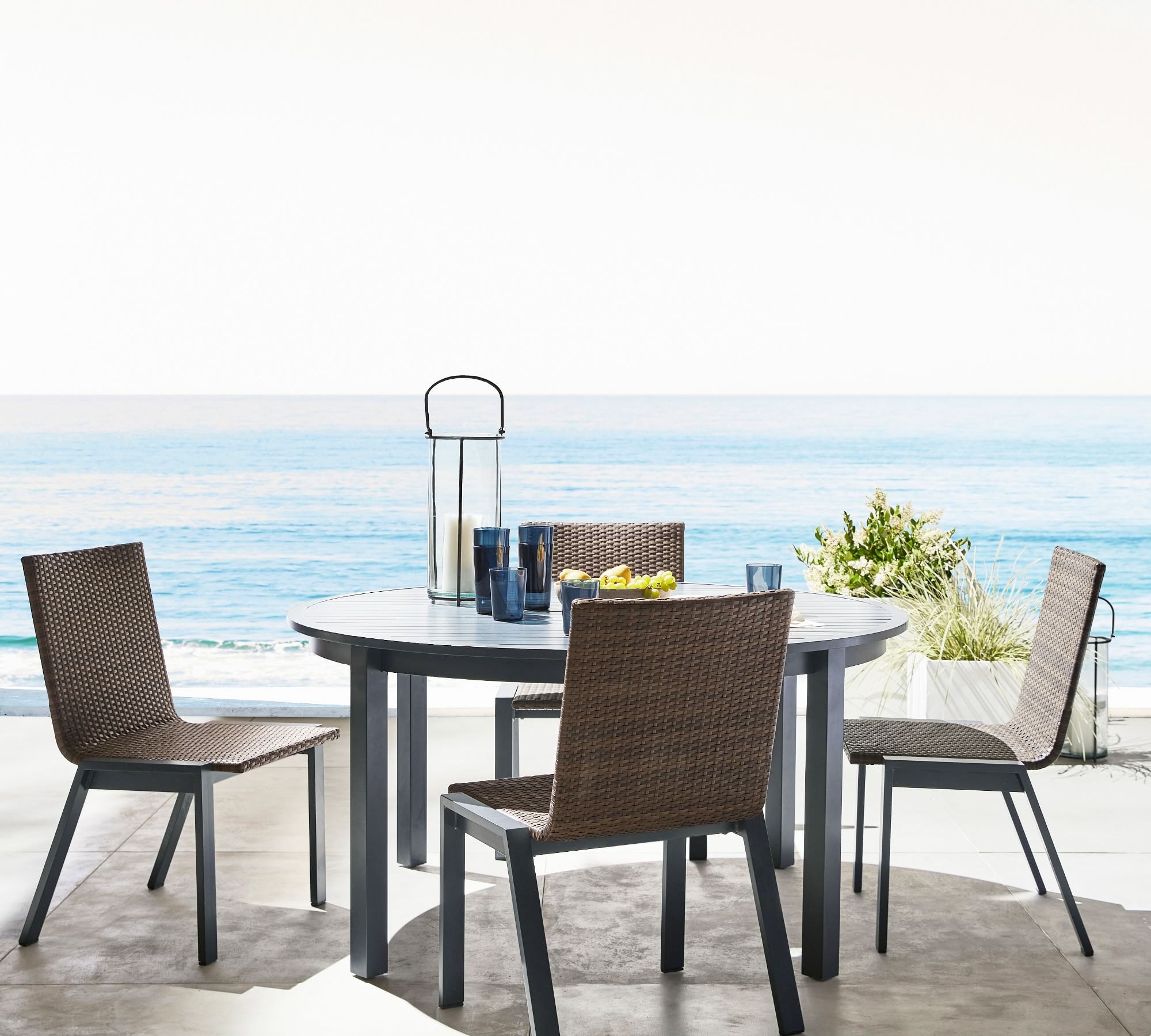 Indio Metal Round Outdoor Dining Table (40"-60")
