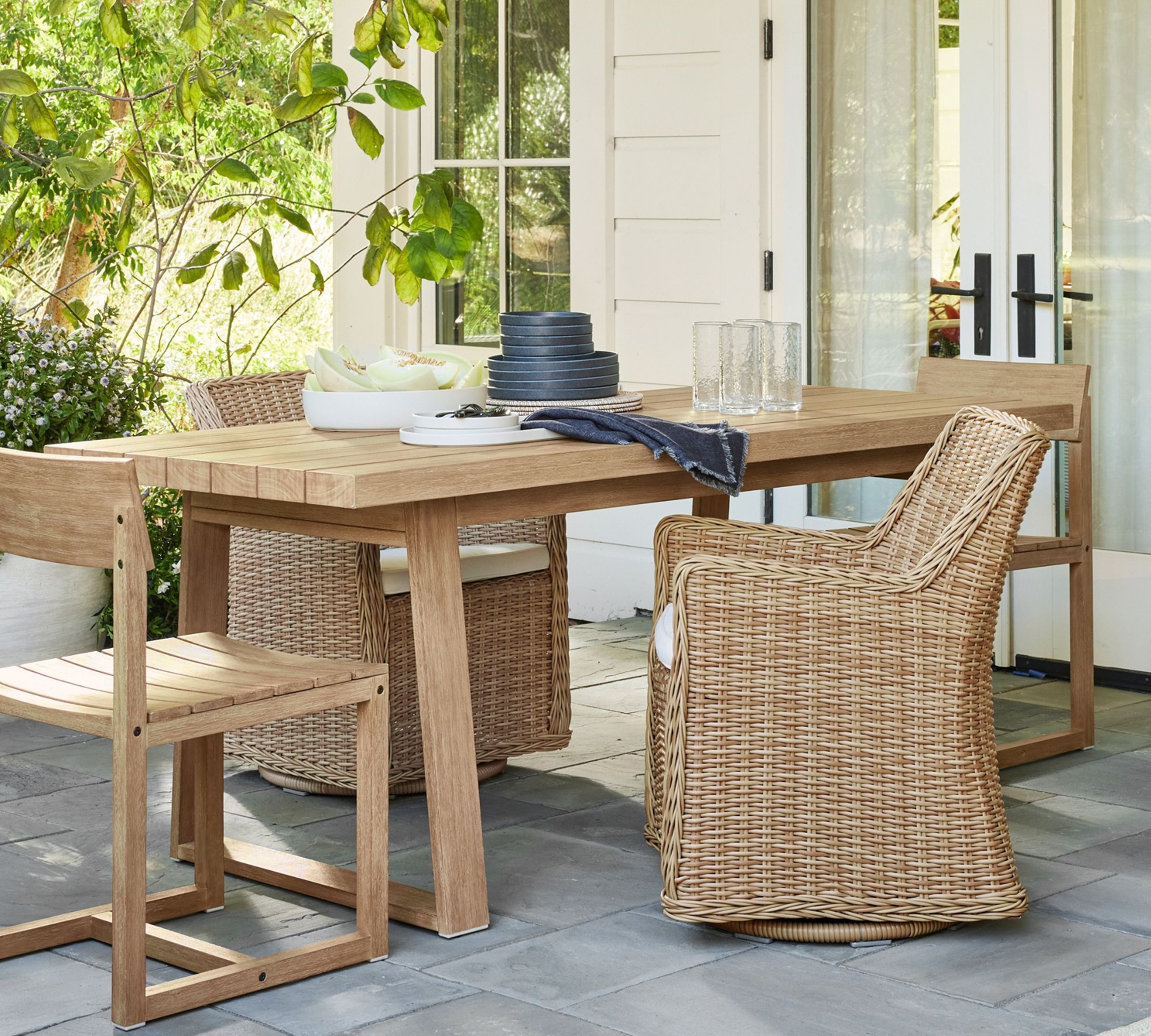 Monterey Rectangular Outdoor Dining Table (72")