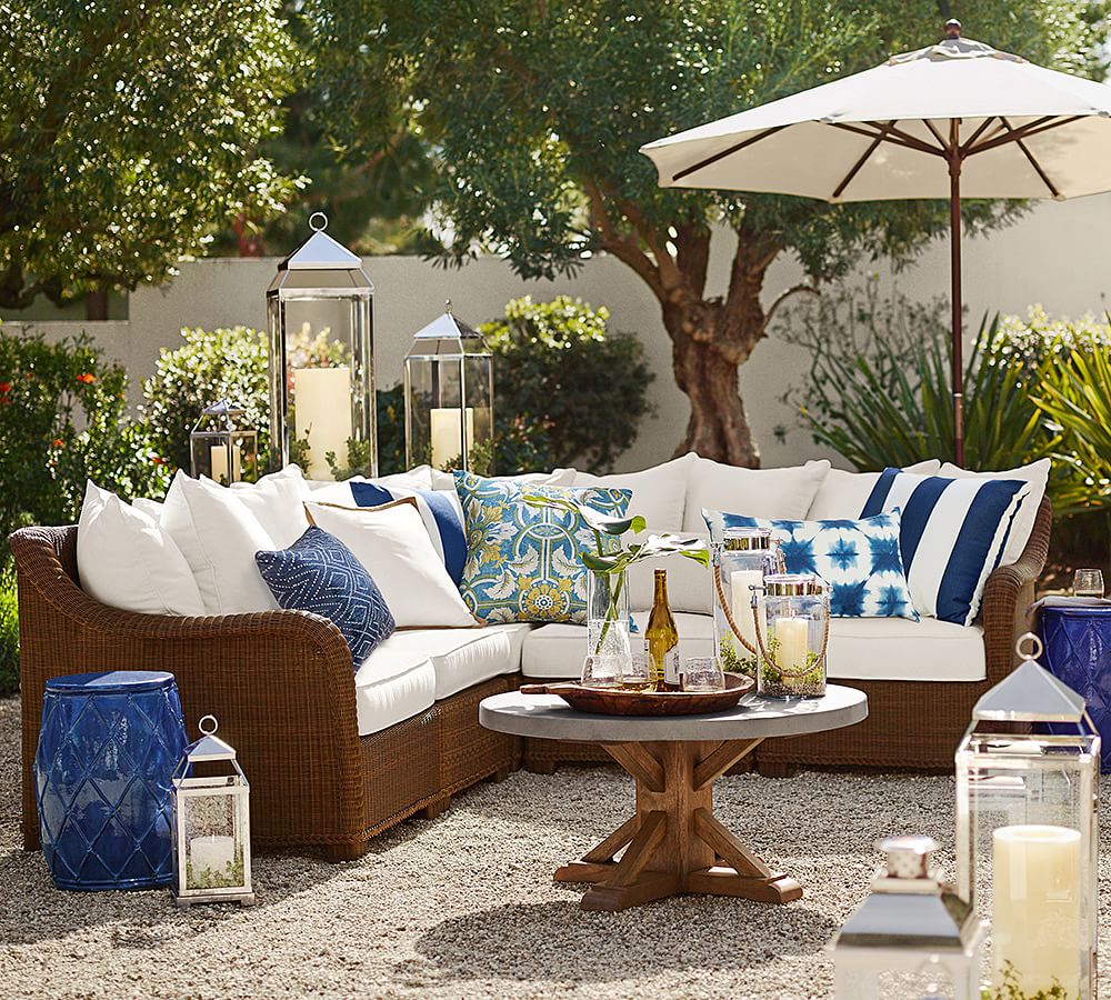 Pottery barn deals round outdoor table