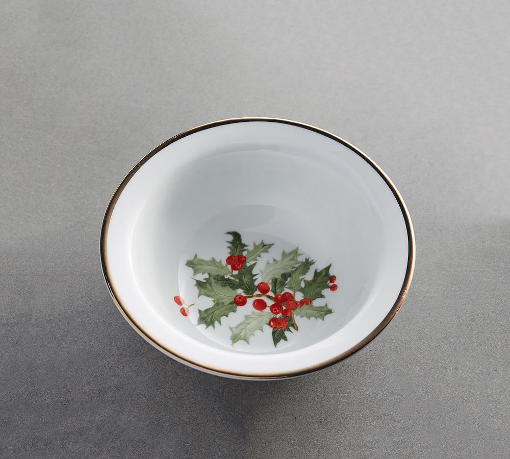 Vintage Holly Berry Snack Bowl, Set of 4