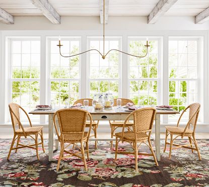 Riviera round extending store dining table