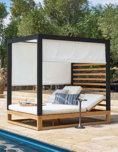 Outdoor Chaises &amp; Daybeds