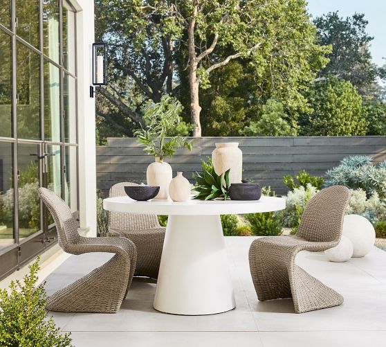 Pomona Concrete Round Outdoor Dining Table (26"-51")