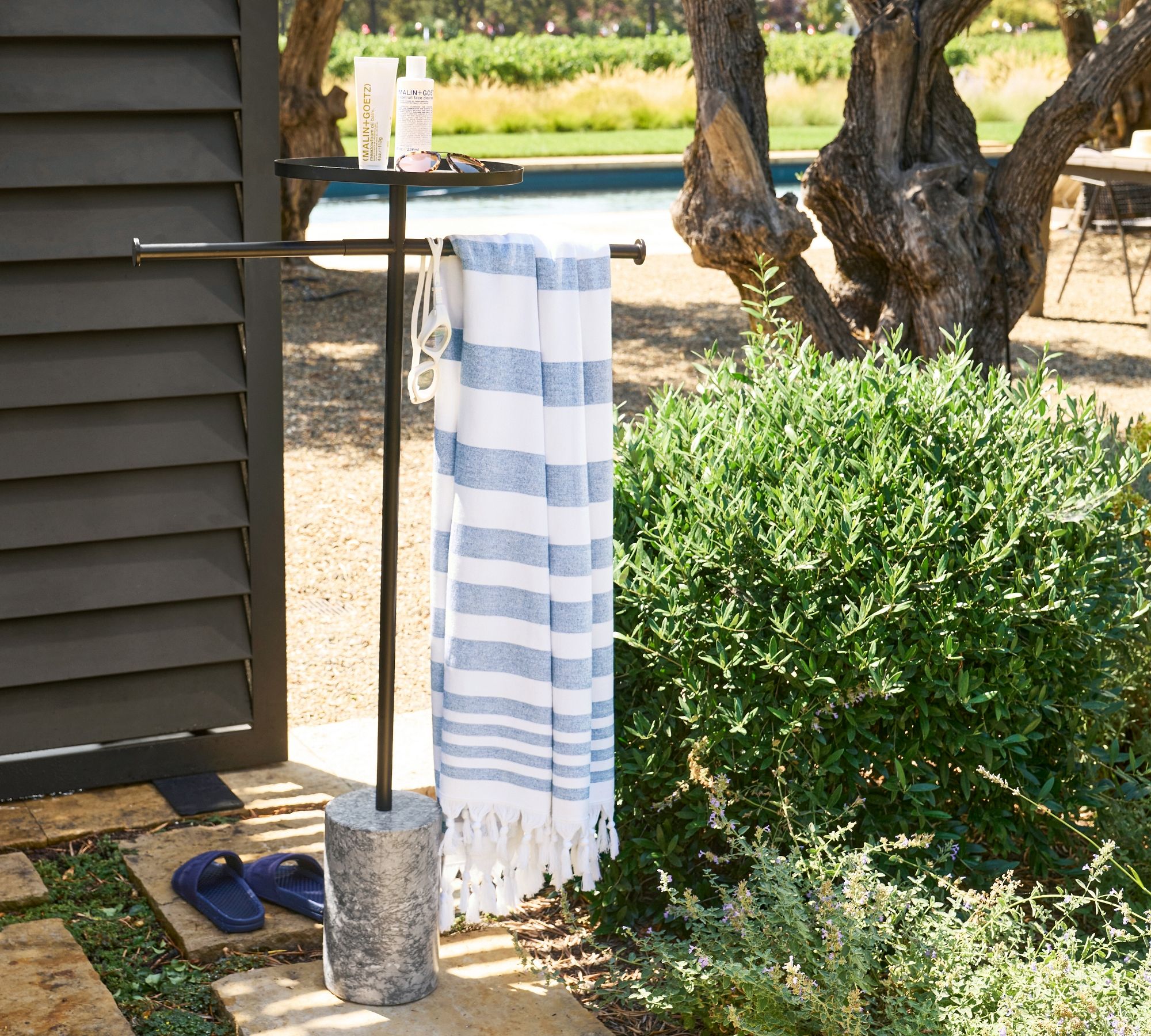 Malibu Metal Outdoor Towel Rack