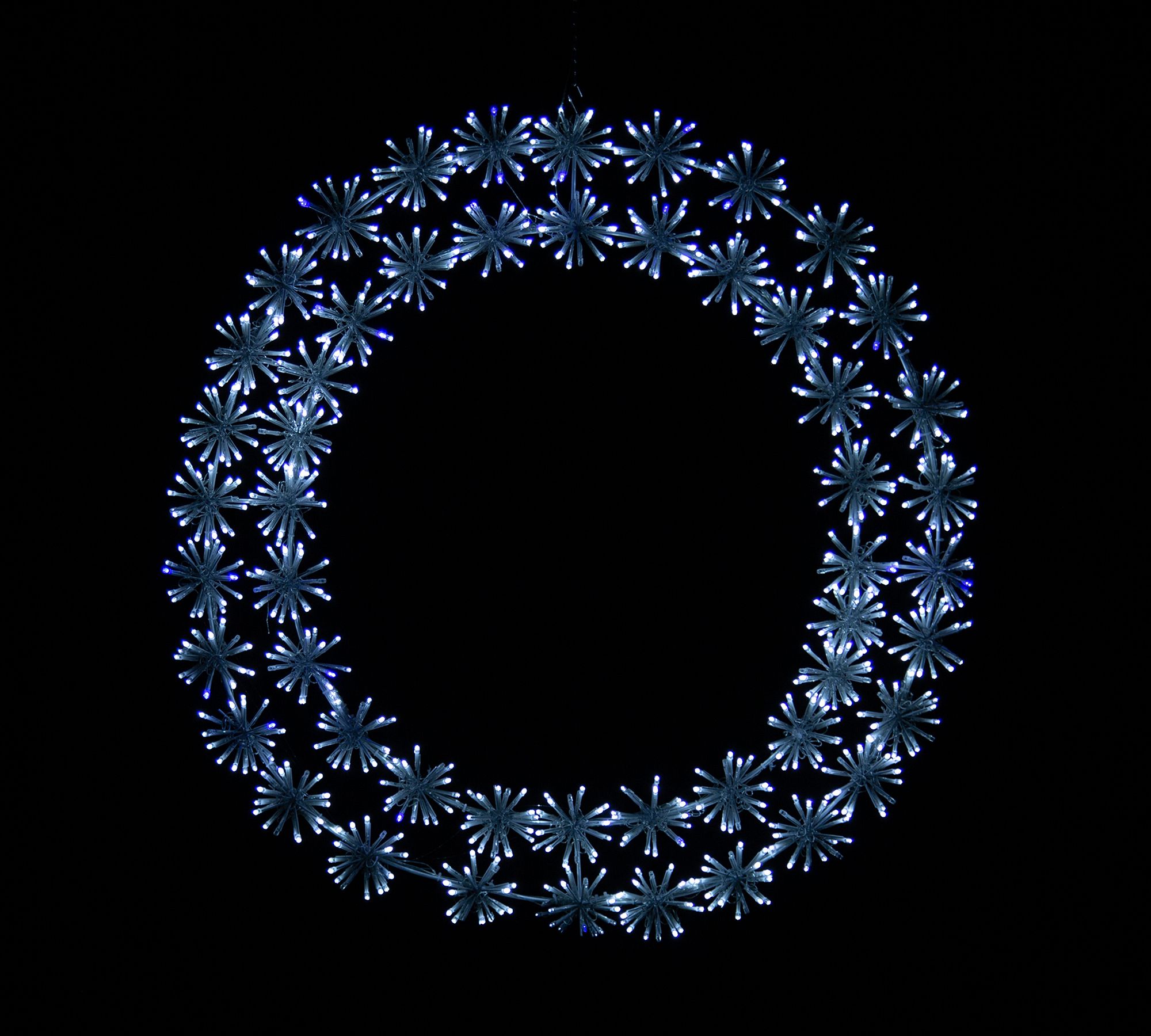 Lit Twinkling Cluster Wreath