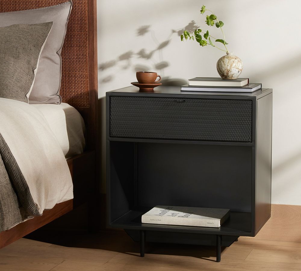 Searcy Nightstand (23&quot;)