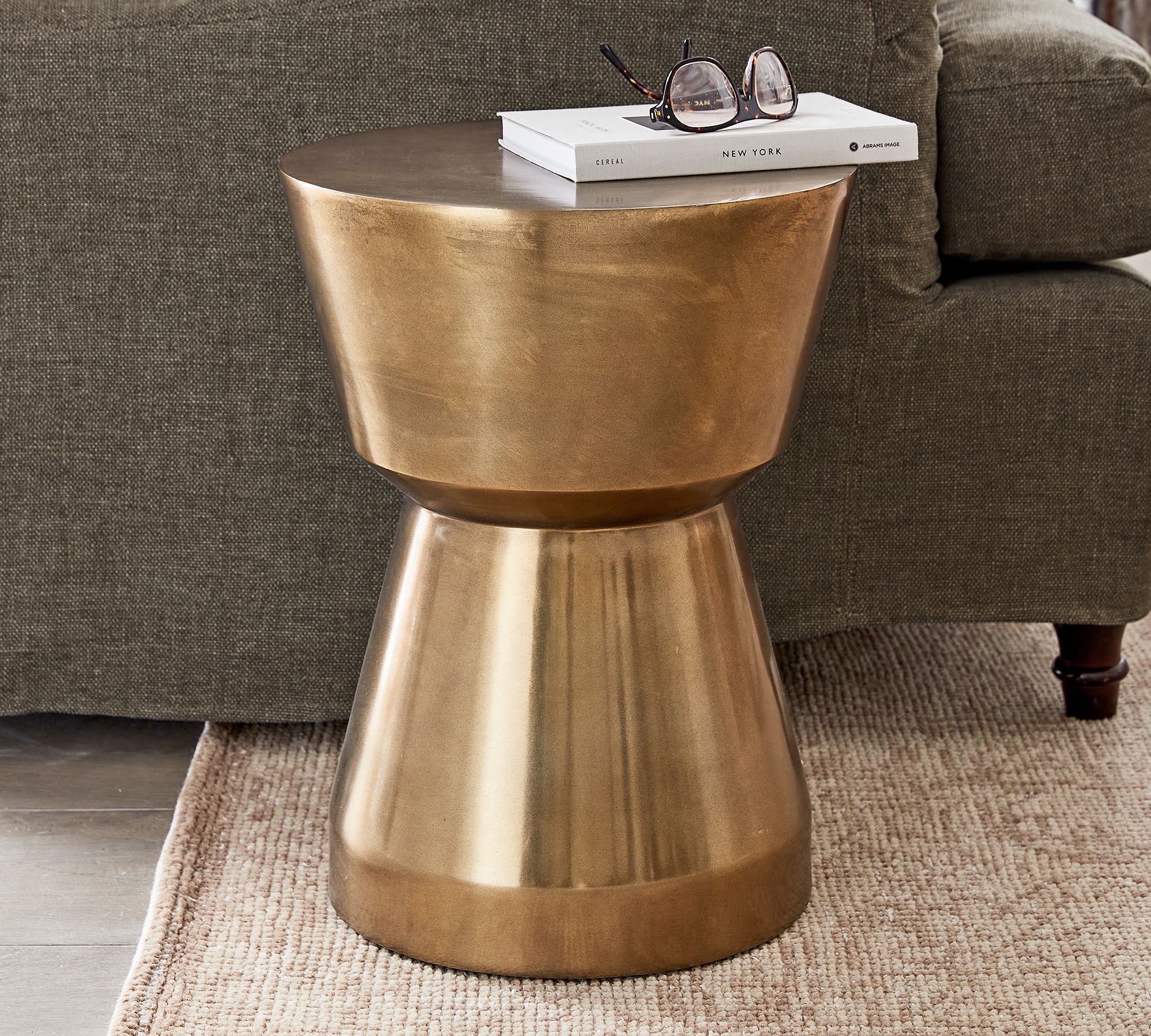 Shae Round Metal Accent Table (13.5")