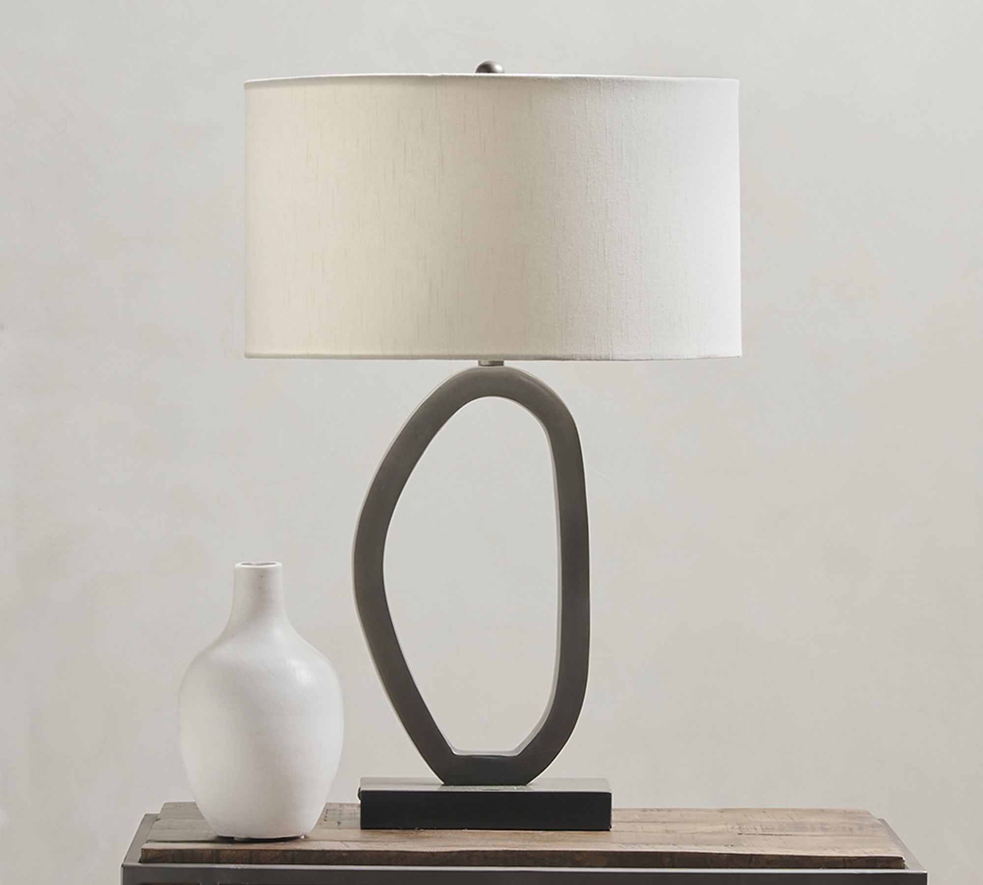 Jasia Metal Table Lamp (23")