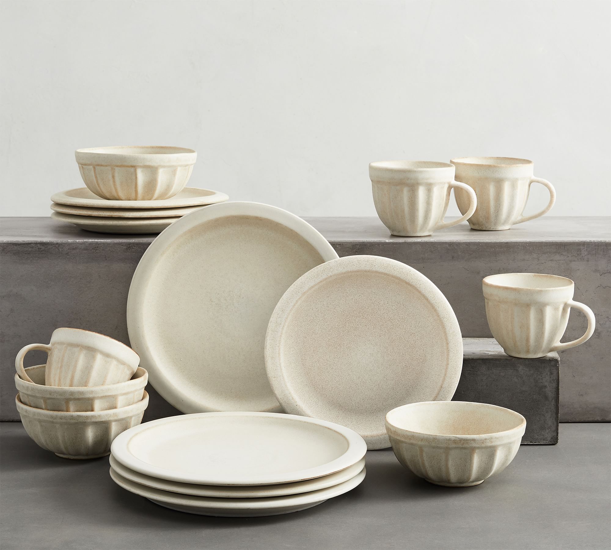 Mendocino Stoneware 16-Piece Dinnerware Set