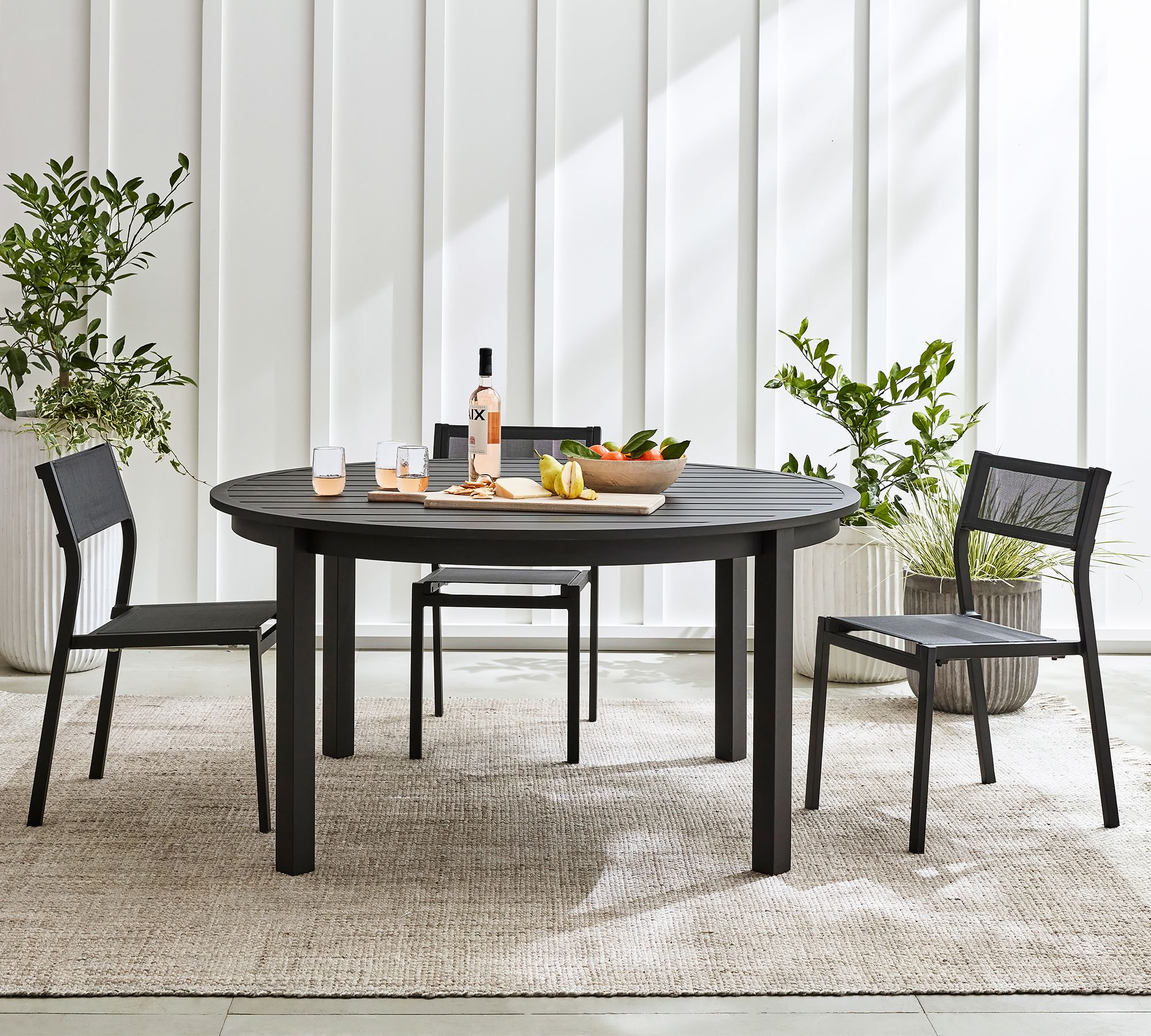 Malibu Metal Round Outdoor Dining Table (40")